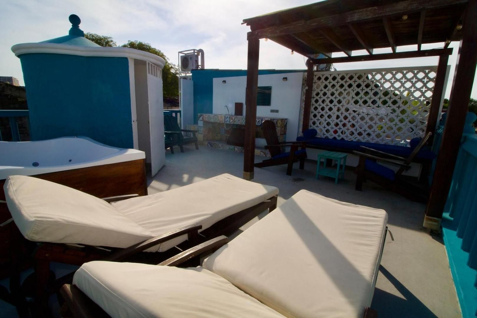 Casa Azul Getsemani - Rooftop Jacuzzi 3-br House Сasa de vacaciones Cartagena