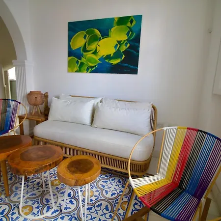 Casa Azul Getsemani - Rooftop Jacuzzi 3-br House *
