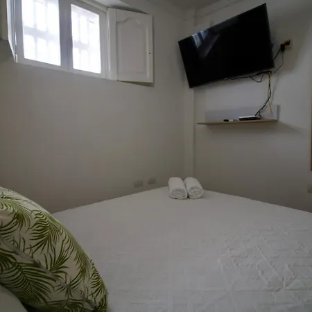 Casa Azul Getsemani - Rooftop Jacuzzi 3-br House