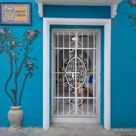 Сasa de vacaciones Casa Azul Getsemani - Rooftop Jacuzzi 3-br House